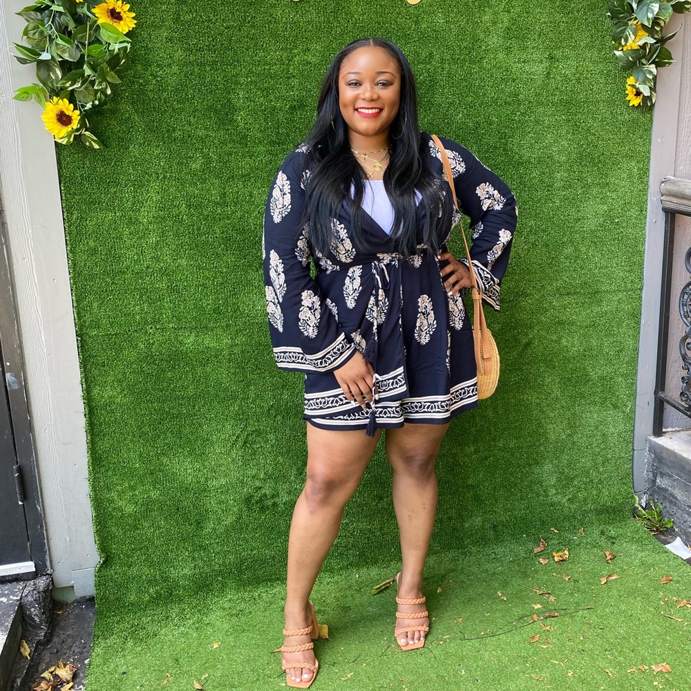 Fashion Nova Women’s Abby Romper Navy Blue Size 1X / Long flare Split Sleeves